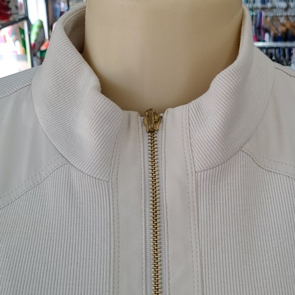 Chico's: Cream jacket (no hood) - Picture 6 of 10